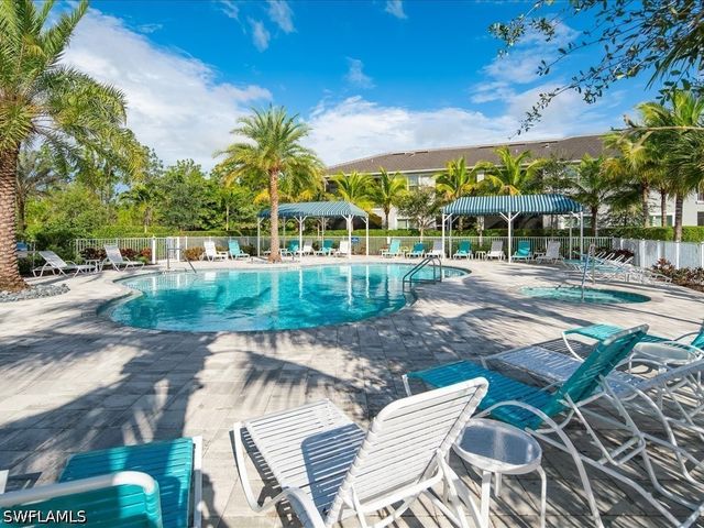 6960 Avalon CIR 801, Naples, FL 34112