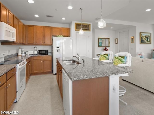 6960 Avalon CIR 801, Naples, FL 34112