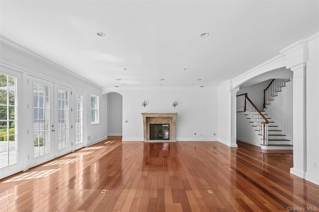 41 Edgewood Avenue, Bridgehampton, NY 11932