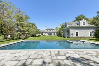 41 Edgewood Avenue, Bridgehampton, NY 11932