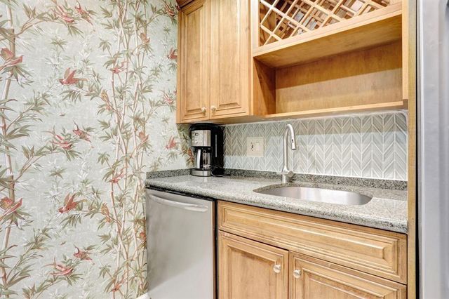 3215 SE 10th Street 102, Pompano Beach, FL 33062