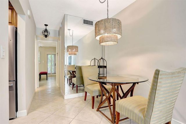 3215 SE 10th Street 102, Pompano Beach, FL 33062