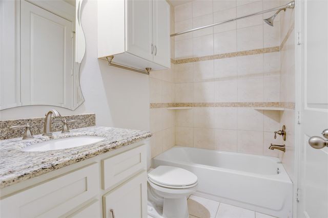 3225 Maxroy Street, Houston, TX 77008