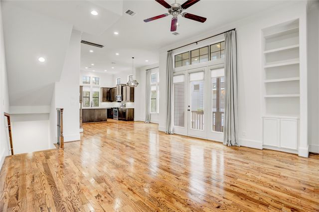 3225 Maxroy Street, Houston, TX 77008