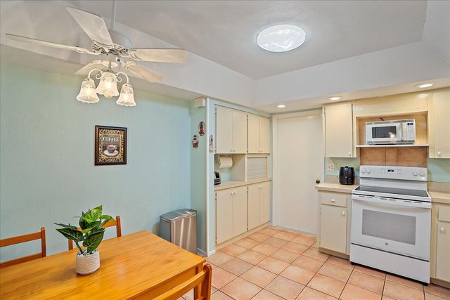 6948 W COUNTRY CLUB DRIVE N V-81, Sarasota, FL 34243