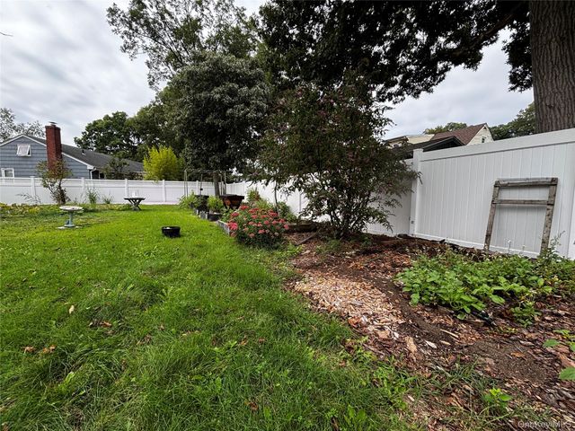 105 Rutledge Road, North Babylon, NY 11703