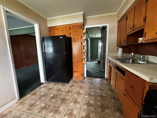 105 Rutledge Road, North Babylon, NY 11703