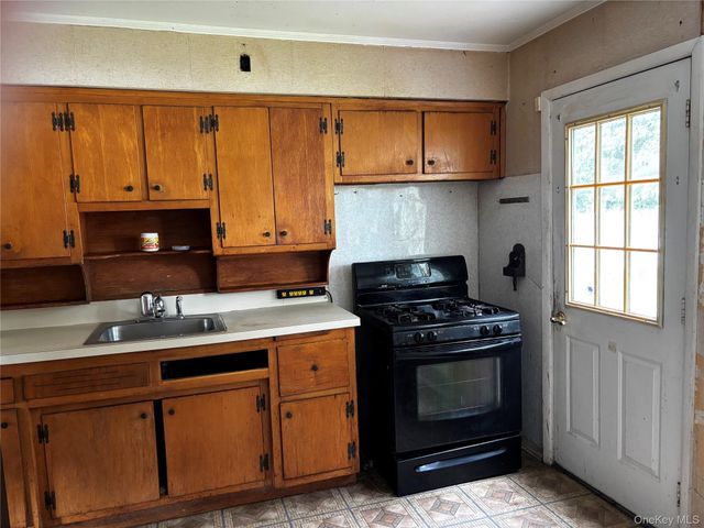 105 Rutledge Road, North Babylon, NY 11703