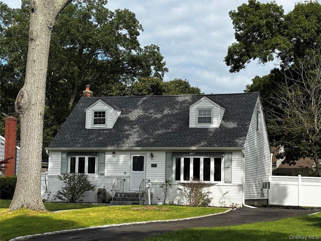 105 Rutledge Road, North Babylon, NY 11703 — exterior