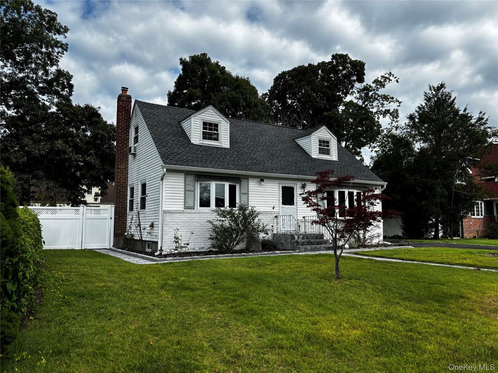 105 Rutledge Road, North Babylon, NY 11703 — photo 3