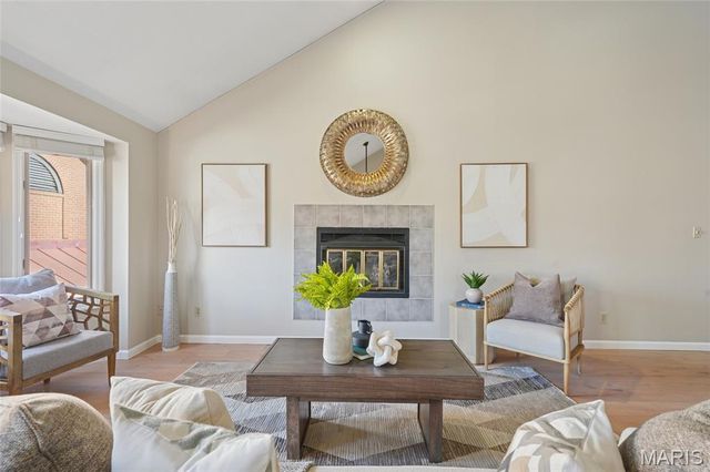 4454 Lindell Boulevard 32, St Louis, MO 63108