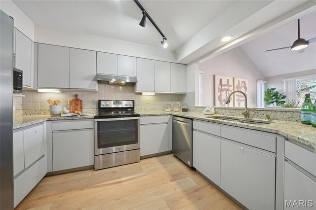 4454 Lindell Boulevard 32, St Louis, MO 63108