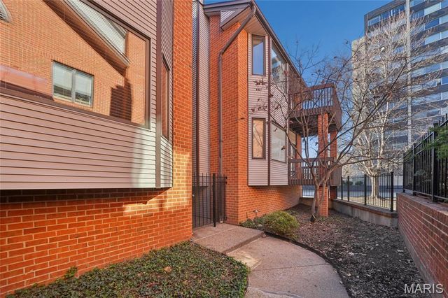 4454 Lindell Boulevard 32, St Louis, MO 63108