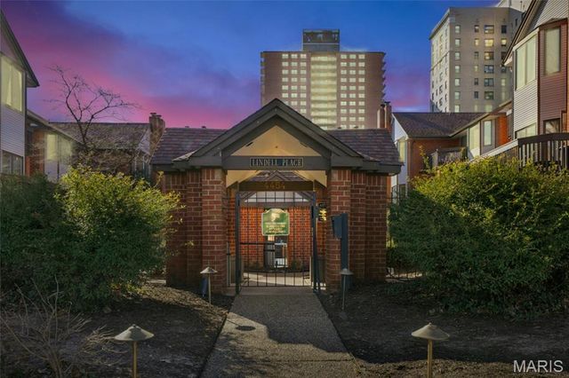 4454 Lindell Boulevard 32, St Louis, MO 63108