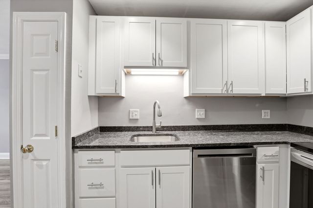 326 Broadway 6, Somerville, MA 02145