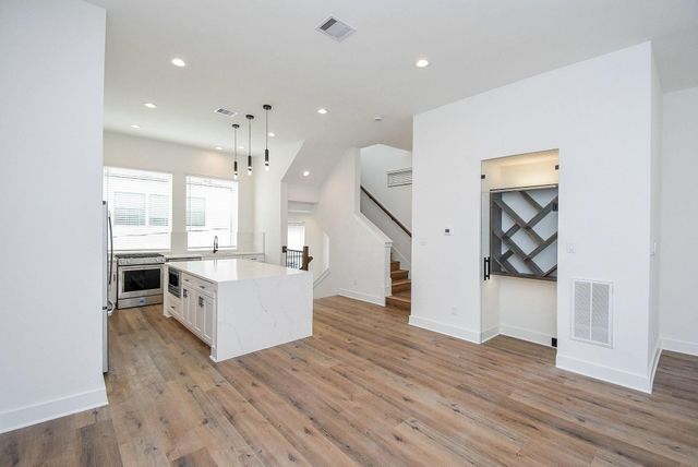 5613 Val Verde Street B, Houston, TX 77057