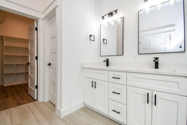 5613 Val Verde Street B, Houston, TX 77057