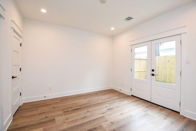 5613 Val Verde Street B, Houston, TX 77057