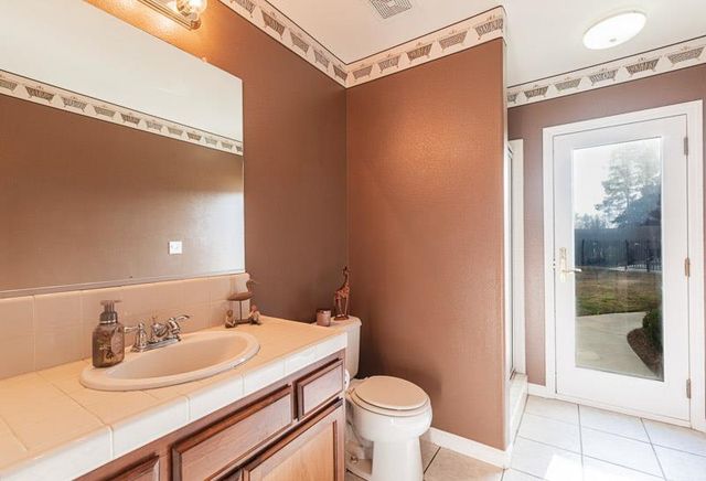 2757 E Jon Drive, Fresno, CA 93720