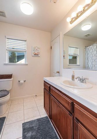 2757 E Jon Drive, Fresno, CA 93720