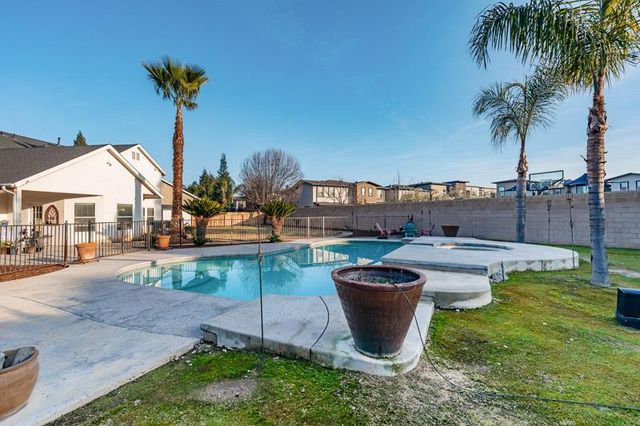 2757 E Jon Drive, Fresno, CA 93720