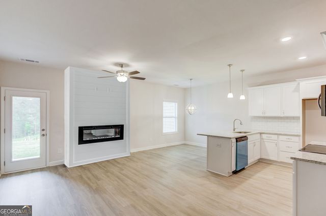 6370 Pine Ridge Point, Lula, GA 30554