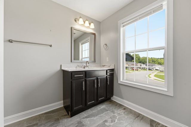 2885 Teakwood Dr, Clarksville, TN 37040