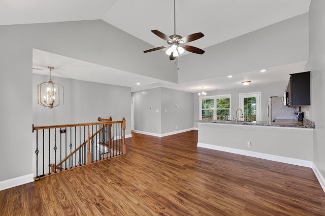 2885 Teakwood Dr, Clarksville, TN 37040