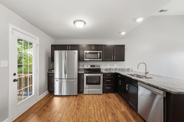 2885 Teakwood Dr, Clarksville, TN 37040