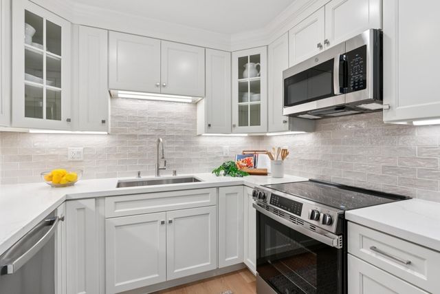 2133 Tice Creek 4, Walnut Creek, CA 94595