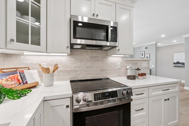 2133 Tice Creek 4, Walnut Creek, CA 94595