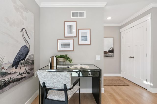 2133 Tice Creek 4, Walnut Creek, CA 94595