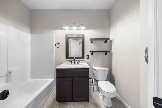 2021 SW 37th Street, Redmond, OR 97756