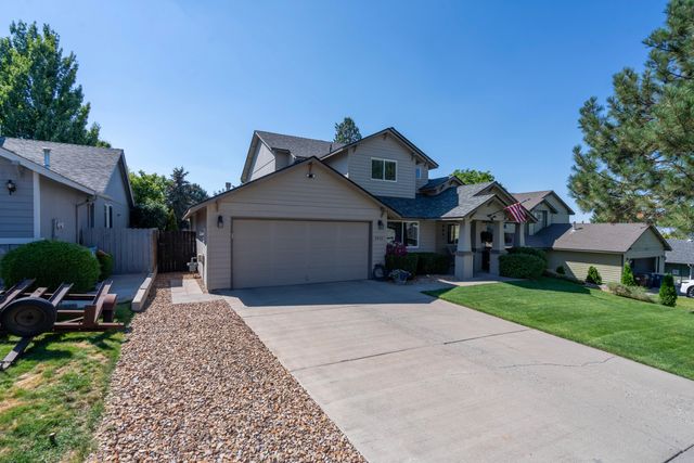 2021 SW 37th Street, Redmond, OR 97756