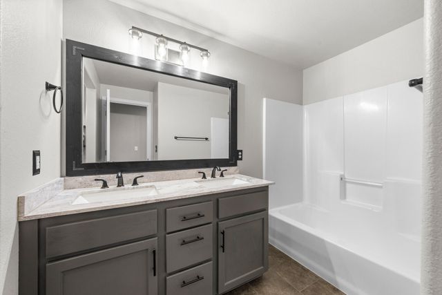 2021 SW 37th Street, Redmond, OR 97756