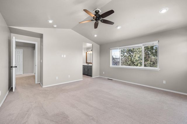 2021 SW 37th Street, Redmond, OR 97756