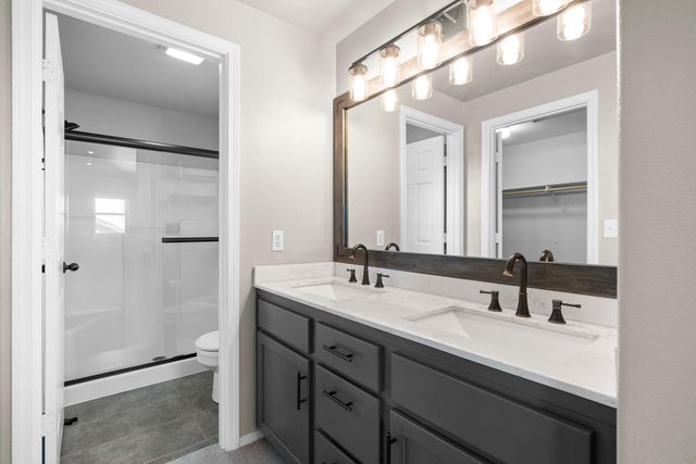 2021 SW 37th Street, Redmond, OR 97756