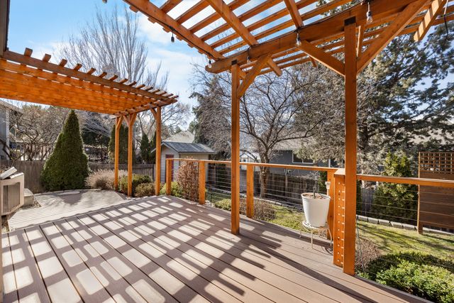 2021 SW 37th Street, Redmond, OR 97756