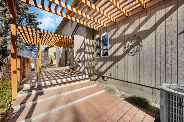 2021 SW 37th Street, Redmond, OR 97756