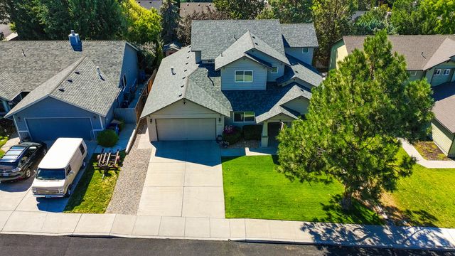 2021 SW 37th Street, Redmond, OR 97756