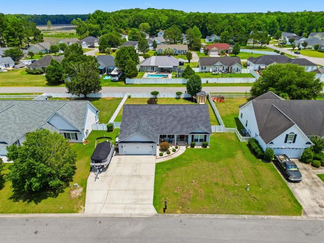 825 Golden Eagle Dr., Conway, SC 29527