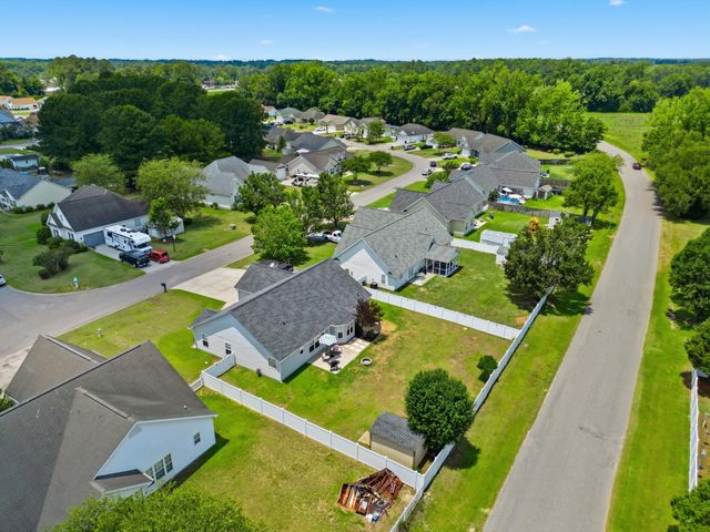 825 Golden Eagle Dr., Conway, SC 29527