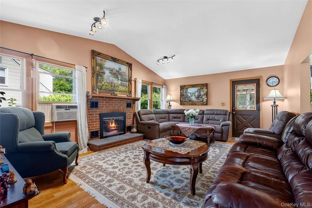 9 Cross Lane, Cortlandt Manor, NY 10567