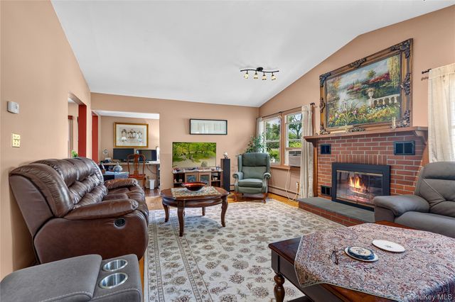 9 Cross Lane, Cortlandt Manor, NY 10567