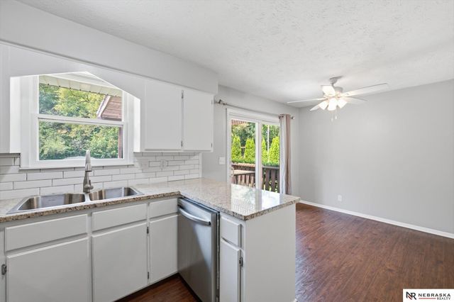 3806 N 101 Street, Omaha, NE 68134