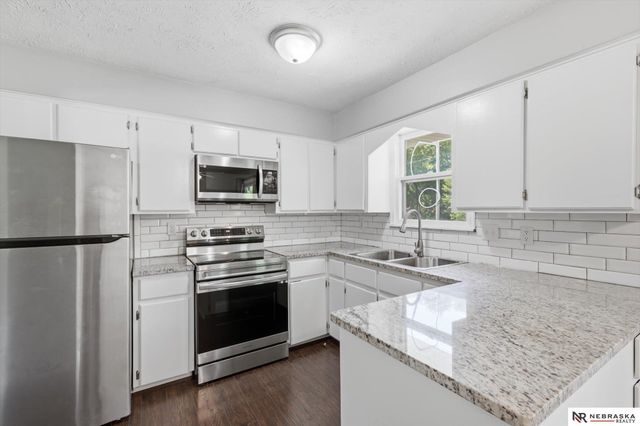 3806 N 101 Street, Omaha, NE 68134