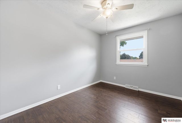 3806 N 101 Street, Omaha, NE 68134