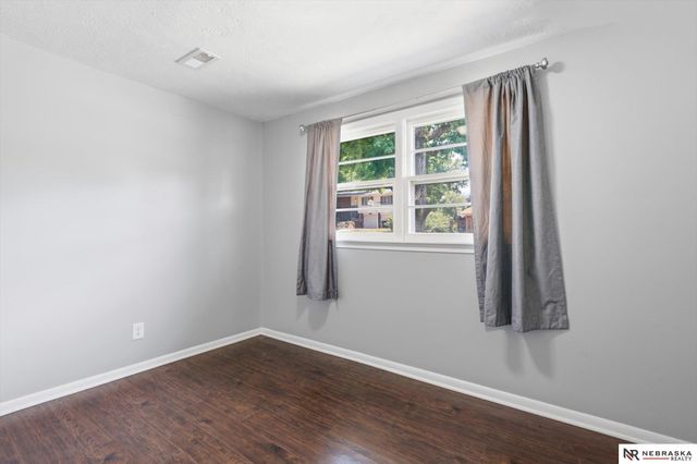3806 N 101 Street, Omaha, NE 68134