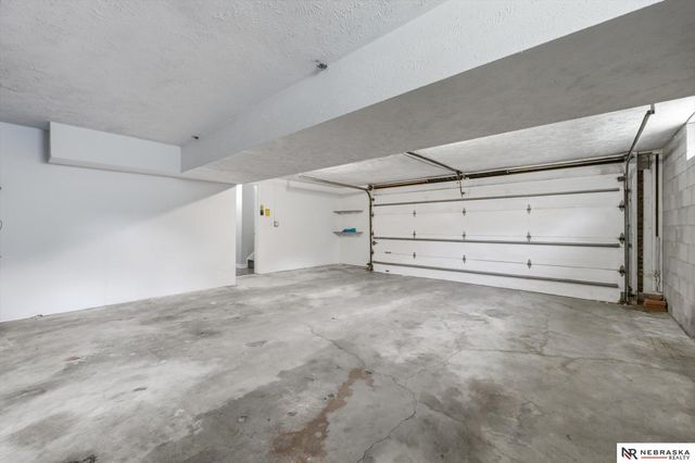 3806 N 101 Street, Omaha, NE 68134
