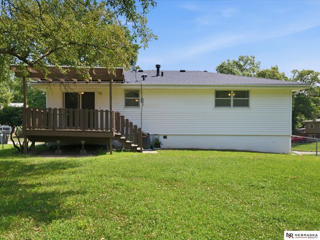 3806 N 101 Street, Omaha, NE 68134